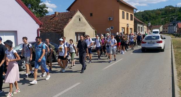 FOTO: Hodočasnici pješaci krenuli u Voćinsko svetište