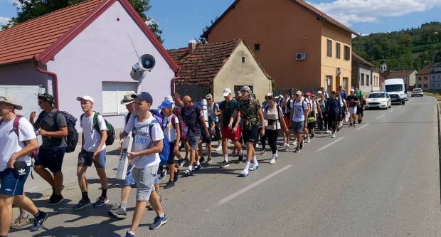FOTO: Hodočasnici pješaci krenuli u Voćinsko svetište