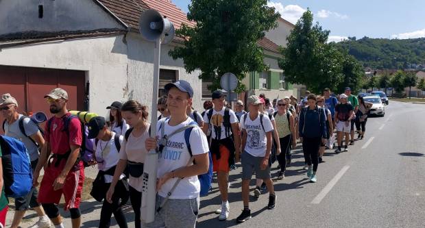 FOTO: Hodočasnici pješaci krenuli u Voćinsko svetište
