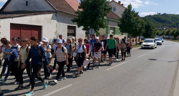 FOTO: Hodočasnici pješaci krenuli u Voćinsko svetište