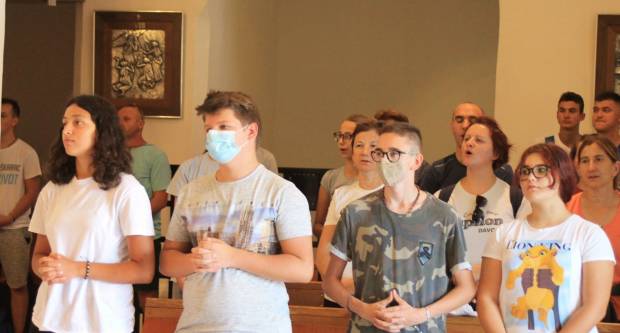 FOTO: Hodočasnici pješaci krenuli u Voćinsko svetište