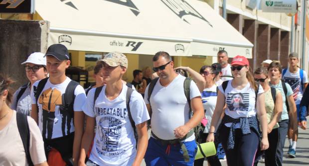 FOTO: Hodočasnici pješaci krenuli u Voćinsko svetište