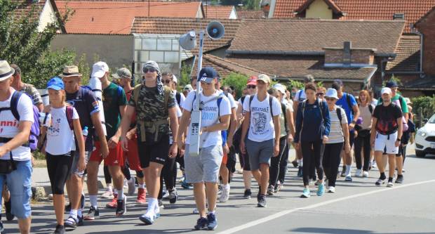 FOTO: Hodočasnici pješaci krenuli u Voćinsko svetište