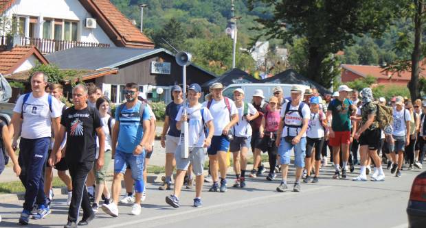 FOTO: Hodočasnici pješaci krenuli u Voćinsko svetište