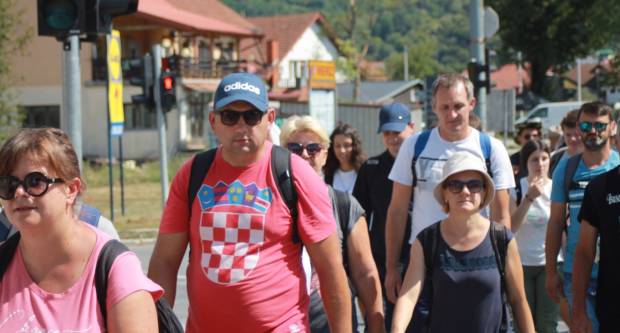 FOTO: Hodočasnici pješaci krenuli u Voćinsko svetište