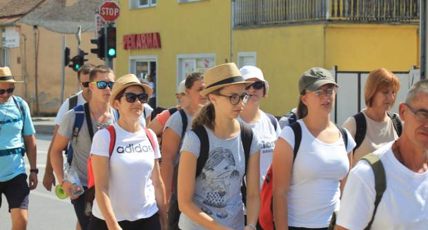 FOTO: Hodočasnici pješaci krenuli u Voćinsko svetište