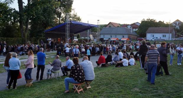 FOTO: Predvečerje blagdana rođenja BDM u Kutjevu