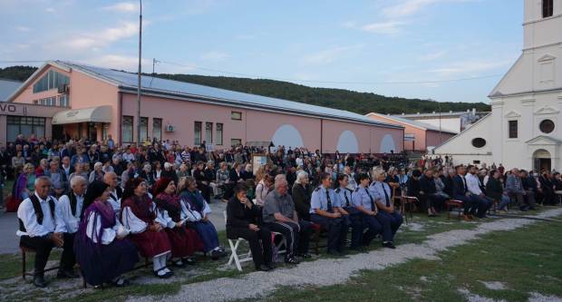 FOTO: Predvečerje blagdana rođenja BDM u Kutjevu