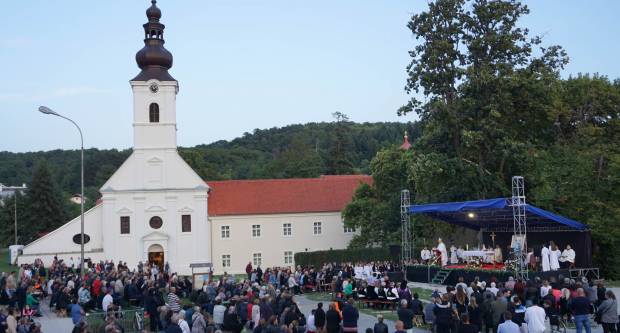 FOTO: Predvečerje blagdana rođenja BDM u Kutjevu