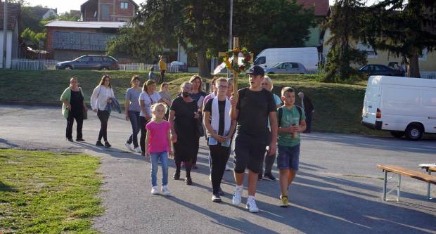 FOTO: Predvečerje blagdana rođenja BDM u Kutjevu