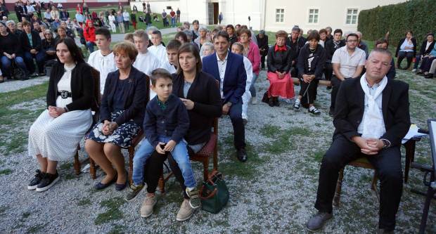 FOTO: Predvečerje blagdana rođenja BDM u Kutjevu