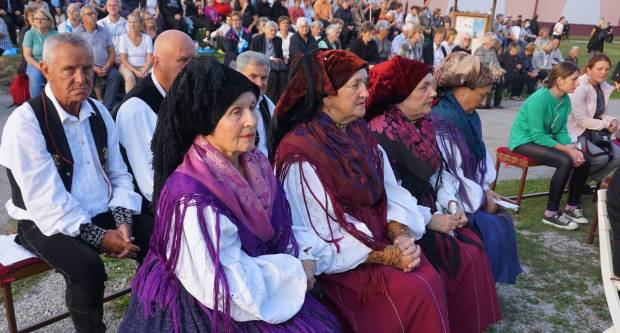 FOTO: Predvečerje blagdana rođenja BDM u Kutjevu