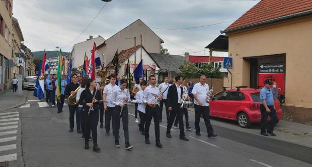 Održan Mimohod pobjednika, branitelja i građana kao spomen obilježja hrvatskim braniteljima