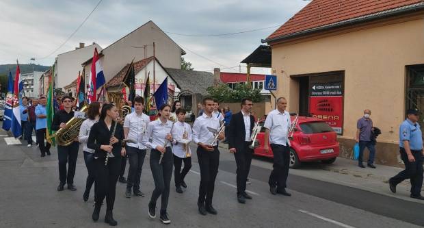 Održan Mimohod pobjednika, branitelja i građana kao spomen obilježja hrvatskim braniteljima
