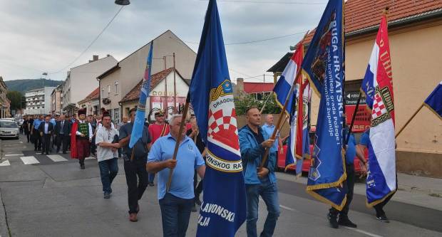 Održan Mimohod pobjednika, branitelja i građana kao spomen obilježja hrvatskim braniteljima