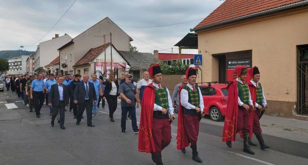 Održan Mimohod pobjednika, branitelja i građana kao spomen obilježja hrvatskim braniteljima