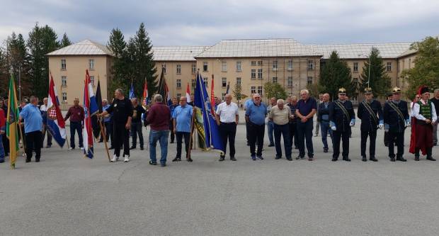 Održan Mimohod pobjednika, branitelja i građana kao spomen obilježja hrvatskim braniteljima