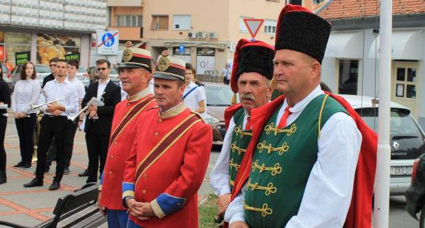 Održan Mimohod pobjednika, branitelja i građana kao spomen obilježja hrvatskim braniteljima
