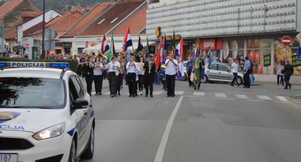 Održan Mimohod pobjednika, branitelja i građana kao spomen obilježja hrvatskim braniteljima