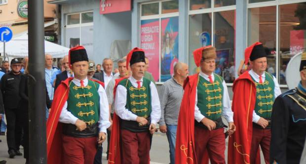 Održan Mimohod pobjednika, branitelja i građana kao spomen obilježja hrvatskim braniteljima
