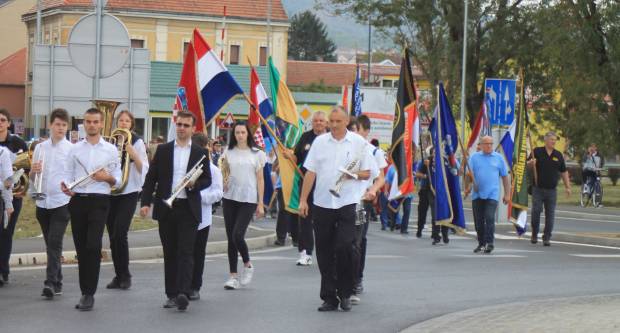 Održan Mimohod pobjednika, branitelja i građana kao spomen obilježja hrvatskim braniteljima