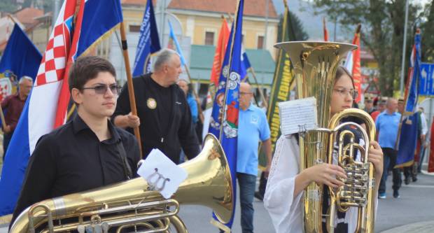Održan Mimohod pobjednika, branitelja i građana kao spomen obilježja hrvatskim braniteljima