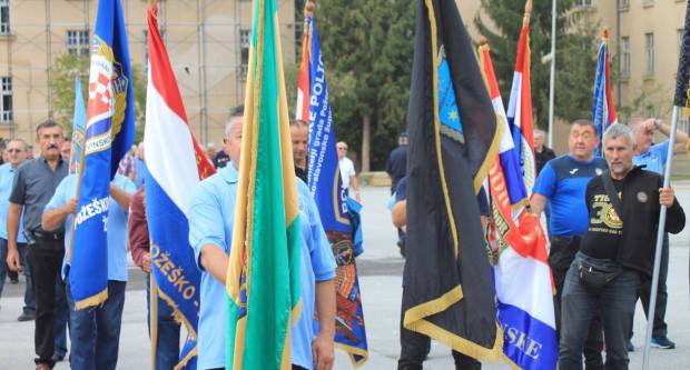 Održan Mimohod pobjednika, branitelja i građana kao spomen obilježja hrvatskim braniteljima