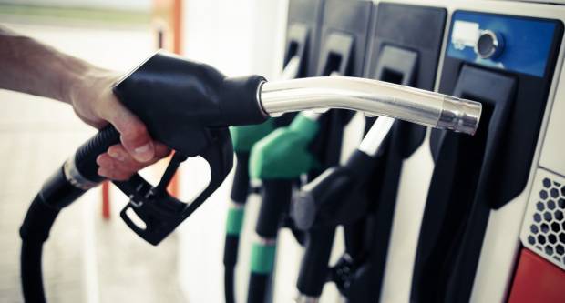 Cijene goriva i dalje divljaju, a najveći dio od cijene uzima država