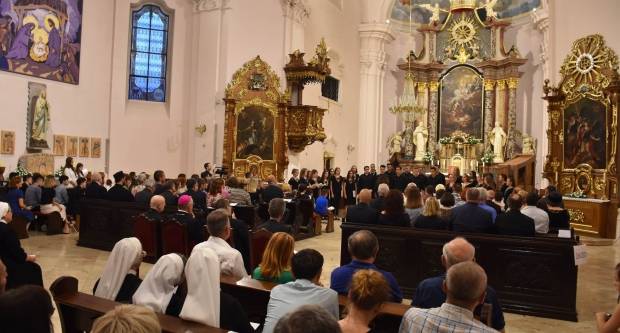 Antunovski koncert u požeškoj Katedrali