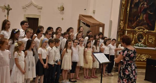 Antunovski koncert u požeškoj Katedrali