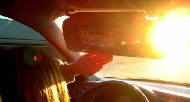 Sunčeva svjetlost negativno utječe na vidno polje vozača: Kako reducirati zasljepljivanje?!