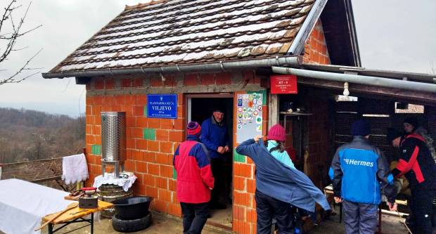 FOTO: Izlet HPD Gojzerica Podružnica Oriovac na Dilj goru