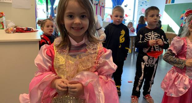 FOTO: Preslatki mališani iz kutjevačkog vrtića ʺGrozdićʺ obilježili maškare