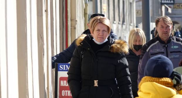 FOTO: Sunce je u šetnju izmamilo brojne Požežanke i Požežane, 12.3.2022.