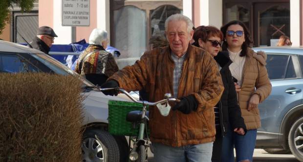 FOTO: Sunce je u šetnju izmamilo brojne Požežanke i Požežane, 12.3.2022.
