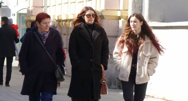 FOTO: Sunce je u šetnju izmamilo brojne Požežanke i Požežane, 12.3.2022.