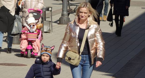 FOTO: Sunce je u šetnju izmamilo brojne Požežanke i Požežane, 12.3.2022.