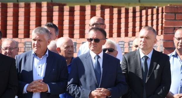 Povodom Dana državnosti RH položeni vijenci na Trgu 123. brigade u Požegi