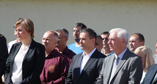 Povodom Dana državnosti RH položeni vijenci na Trgu 123. brigade u Požegi