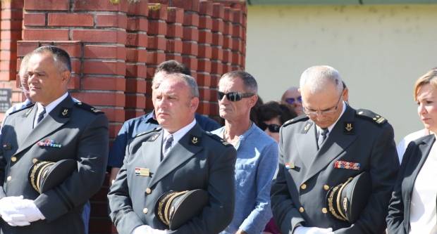 Povodom Dana državnosti RH položeni vijenci na Trgu 123. brigade u Požegi