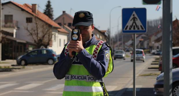 OPREZ: Policijski službenici će tijekom nadolazećeg vikenda provoditi pojačane aktivnosti nadzora prometa