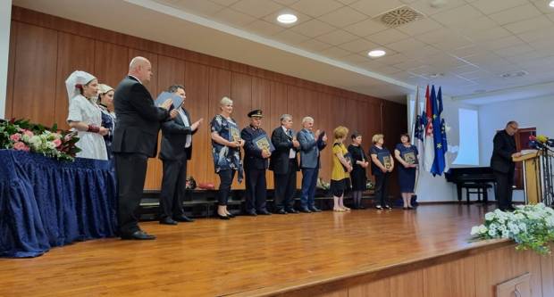 Ovo su dobitnici nagrada Grada Slavonskog Broda. Donosimo fotografije