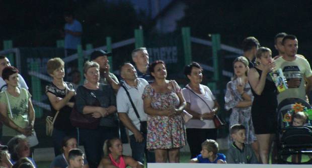 MEĐUNARODNI KONJIČKI TURNIR U PLETERNICI: Održana prva konjička noćna utrka u svijetu