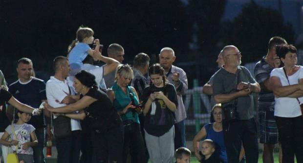 MEĐUNARODNI KONJIČKI TURNIR U PLETERNICI: Održana prva konjička noćna utrka u svijetu