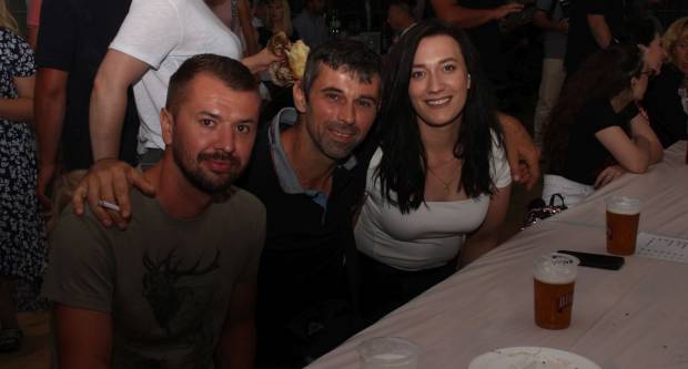 MEĐUNARODNI KONJIČKI TURNIR U PLETERNICI: Održana prva konjička noćna utrka u svijetu