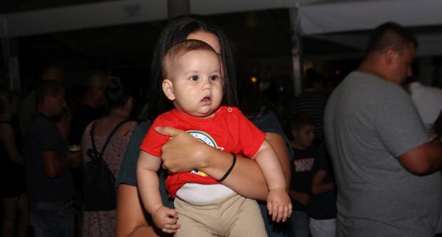 MEĐUNARODNI KONJIČKI TURNIR U PLETERNICI: Održana prva konjička noćna utrka u svijetu