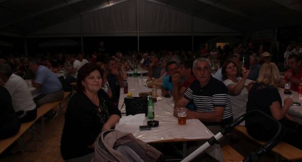 MEĐUNARODNI KONJIČKI TURNIR U PLETERNICI: Održana prva konjička noćna utrka u svijetu