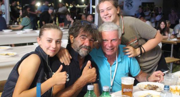 MEĐUNARODNI KONJIČKI TURNIR U PLETERNICI: Održana prva konjička noćna utrka u svijetu