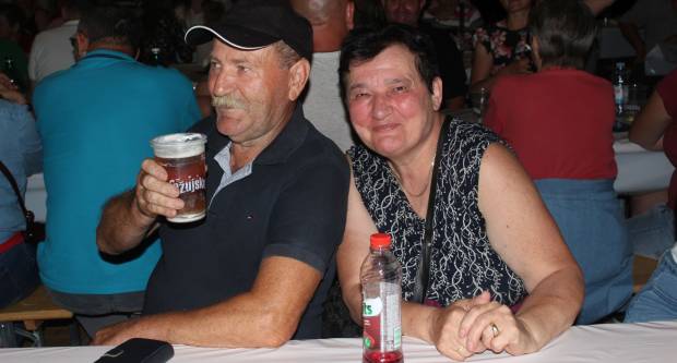 MEĐUNARODNI KONJIČKI TURNIR U PLETERNICI: Održana prva konjička noćna utrka u svijetu