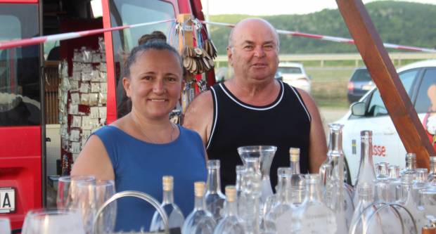 MEĐUNARODNI KONJIČKI TURNIR U PLETERNICI: Održana prva konjička noćna utrka u svijetu